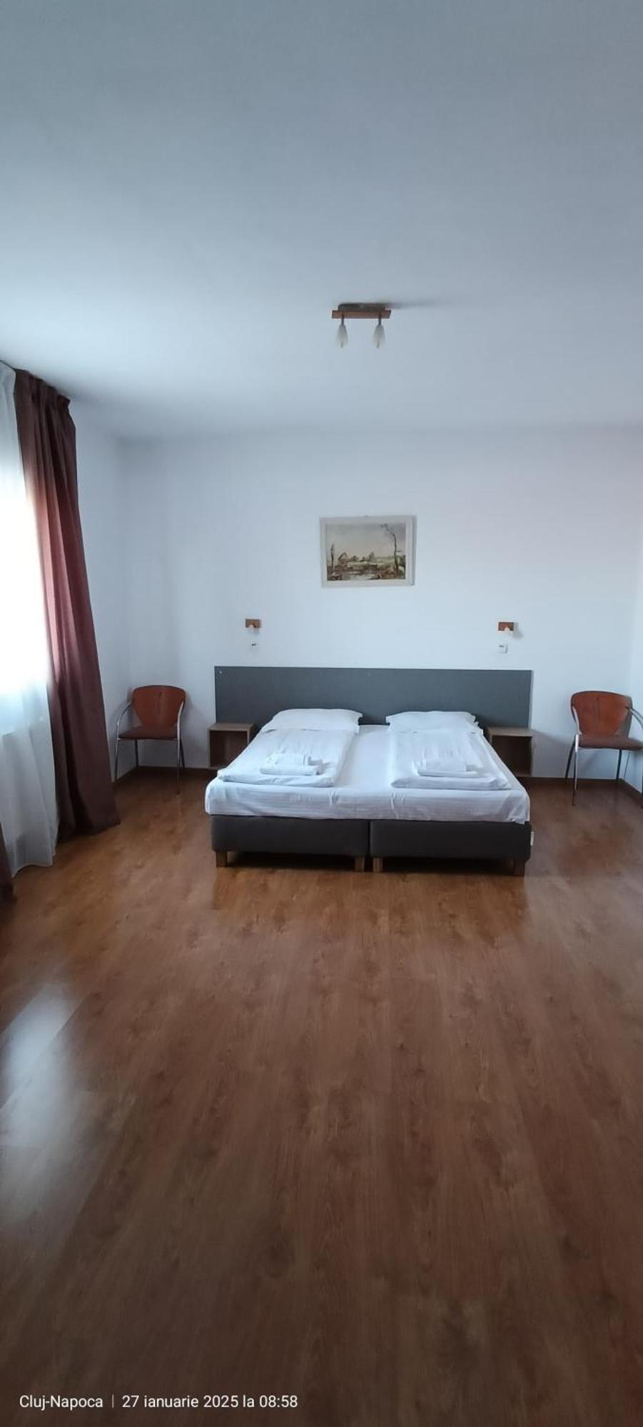 Hotel Liliacul Клуж-Напока Экстерьер фото