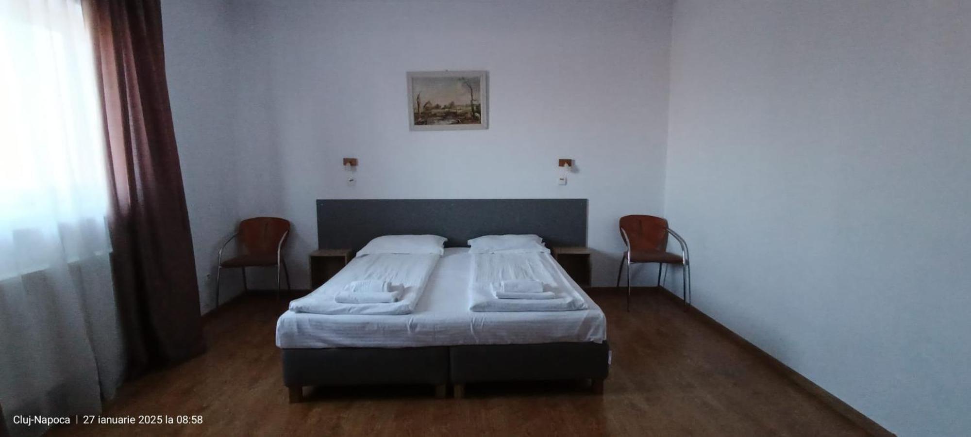 Hotel Liliacul Клуж-Напока Экстерьер фото