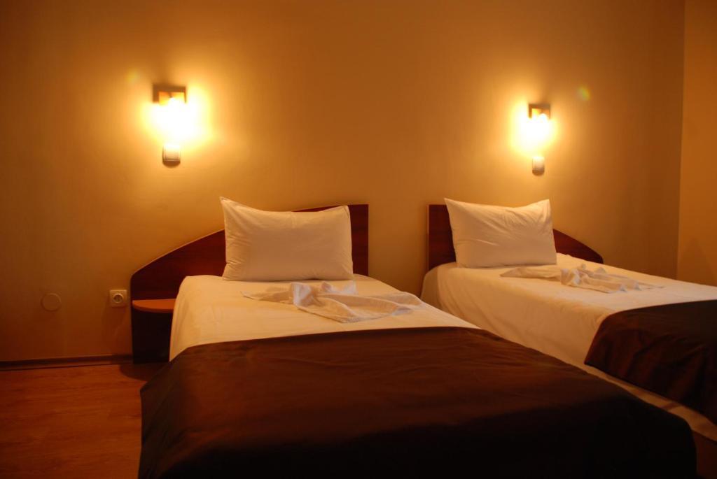 Hotel Liliacul Клуж-Напока Номер фото